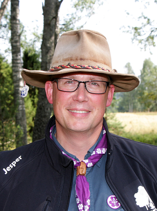 Jesper Jakobsson är handledare i patrull Doppingen och kommer från Vaggeryd. Maila honom på adress jesper#skaut.se *.